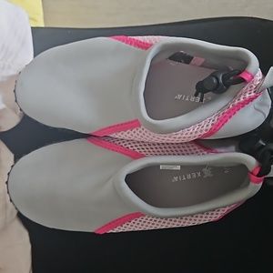 Ladies water shoe